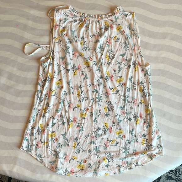 3/$18 Medium, LOFT SS/ Tank Blouse Bundle - Picture 5 of 8